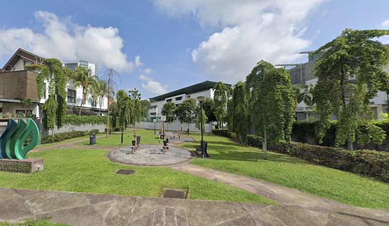 Scenic view of Chiltern Drive Park, a serene and green public space located in close proximity to The Chuan Park Condo at Lorong Chuan, a residential development by Kingsford and MCC Singapore.